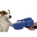 Det er super smart med en paw cleaner (foto: lavprisdyrehandel.dk)